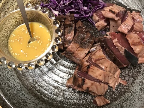 紫キャベツと辛子酢味噌添え、鰹のたたき
